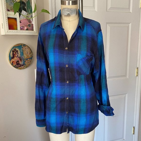 American Eagle Outfitters Tops - AMERICAN EAGLE Blue Plaid Check BOYFRIEND Oversized Button down Shirt *X-LARGE*